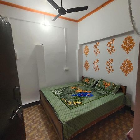 Awadh Guest House Ayodhya Экстерьер фото