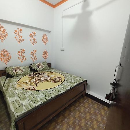 Awadh Guest House Ayodhya Экстерьер фото